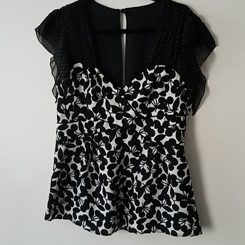 Nanette Lepore sz L silk ruffle blouse b&w